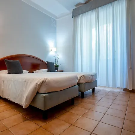Hotel Gabriella 3*