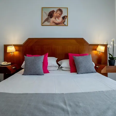 Hotel Gabriella 3*