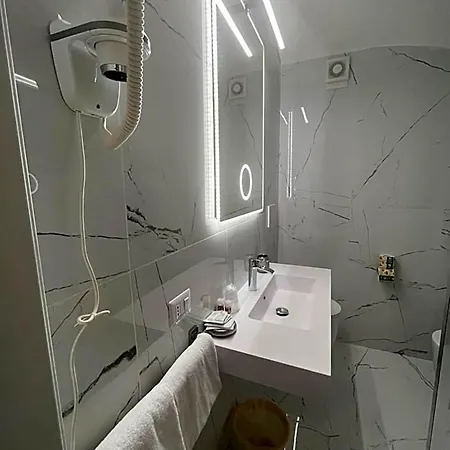 Hotel Gabriella 3*