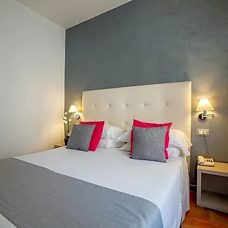Gabriella Hotel 3*