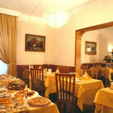Hotel Gabriella 3*